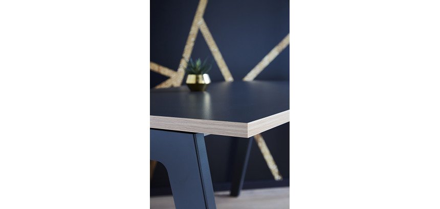 Bureau droit Exprim Carbone chant chêne clair L 140 cm avec goulotte