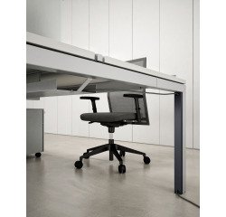 Canalina passacavi verticale per gambe Arko