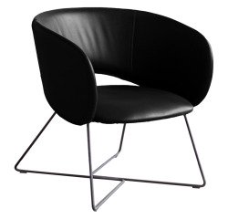 Poltrona ospite Maui con base in metallo a slitta