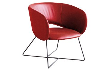 Poltrona ospite Maui con base in metallo a slitta