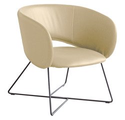 Poltrona ospite Maui con base in metallo a slitta