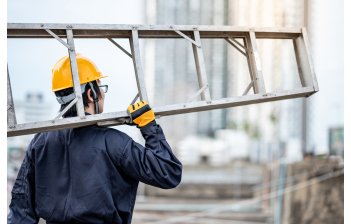 Escaleras, escalerillas y plataformas 