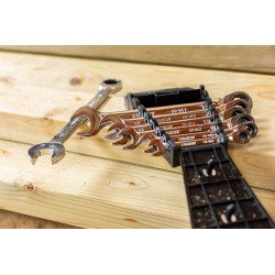<span>Dual-action ratcheting wrench set by Stanley - 7-piece set</span>
