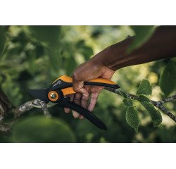 Universalschere mit glatter Klinge Fiskars P521