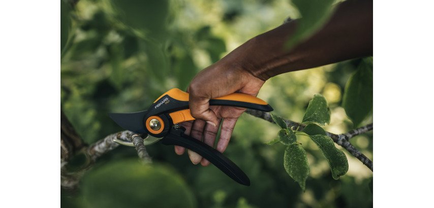 Sharp-blade versatile pruner Fiskars P521