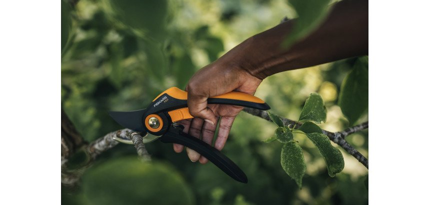 Sécateur polyvalent à lame franche Fiskars P521