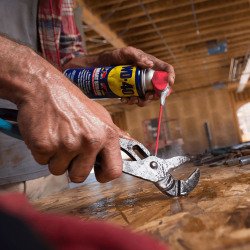 Produit multifonction WD-40 double position - Aérosol de 200 ml + 10% OFFERT