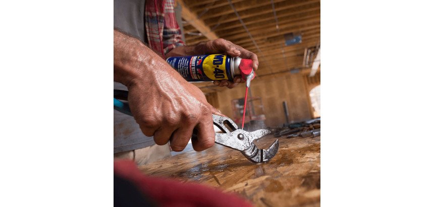 Produit multifonction WD-40 double position - Aérosol de 200 ml + 10% OFFERT