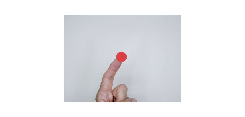 Adhesive repositionable stickers Ø 20 mm Avery red - Roll of 500