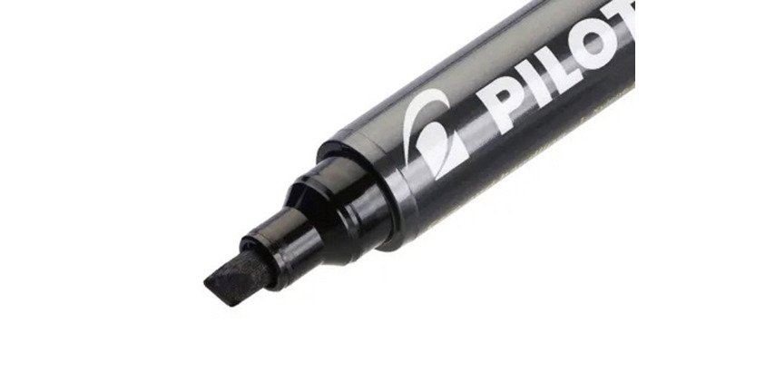 Permanent marker Pilot Marker 400 beveled tip 4.5 mm black