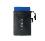 Serviette de sport avec pochette publicitaire en RPET toucher microfibre 30 x 80 cm - marquage 1 couleur