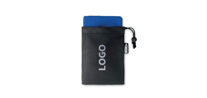 Serviette de sport avec pochette publicitaire en RPET toucher microfibre 30 x 80 cm - marquage 1 couleur