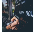 Marqueur craie effaçable Uni-Ball Chalk pointe ogive 0,9 à 1,3 mm blanc - Pochette de 4