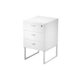 Cassettiera alta Blade su gambe in metallo fornita montata