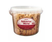 Cubes de sucre roux, dans un seau