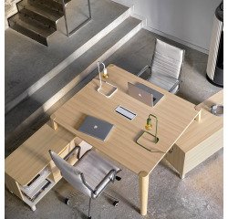 Scrivania Ostrahl con doppio mobile di servizio