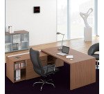 Bureau avec retour à gauche sur desserte L 180 x P 90 cm, piétement plein bois - Greko