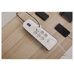 Regleta protectora contra sobretensiones 6 tomas BSV604 USB x 2  de 2,4 A Belkin