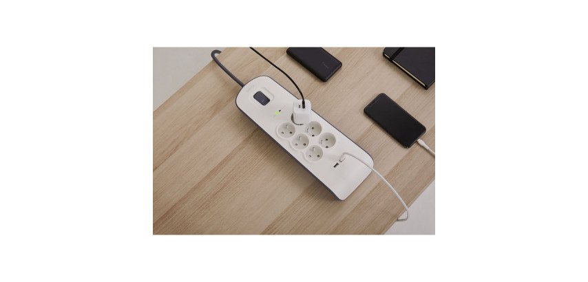 Belkin Multiprise parafoudre 6 prises BSV604 avec 2 ports USB 2,4 A