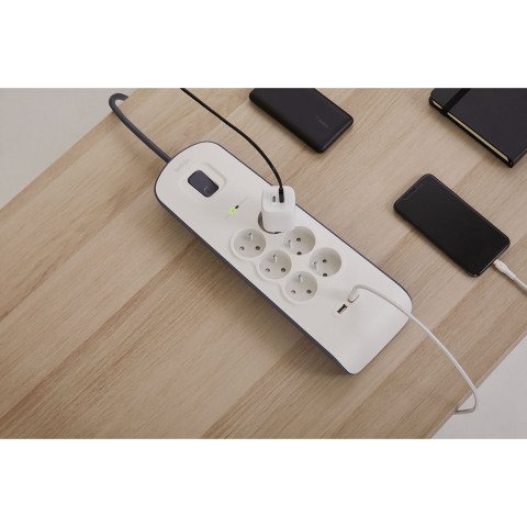 Regleta protectora contra sobretensiones 6 tomas BSV604 USB x 2 de 2,4 A Belkin
