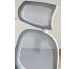 Fauteuil de bureau ergonomique NODI, tissu et maille, avec accoudoirs 3D et appui-tête, mécanisme synchrone, pieds blancs