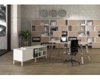 Woody desk, 80 x 74.4 cm high, with 4 solid oak wood legs