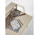 Bureau Aarhus en mélamine finition naturelle et pieds en acier blanc 115 x 60 cm