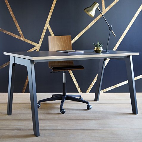 Schreibtisch Eden Ark Carbon in Eiche hell, 140 cm breit mit Kabelkanal