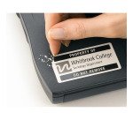 Etichette adesive Avery in poliestere non rimovibili antimanomissione 45,7x25,4mm, 40 etichette per foglio, adesivo permanente, laser, 20 fogli