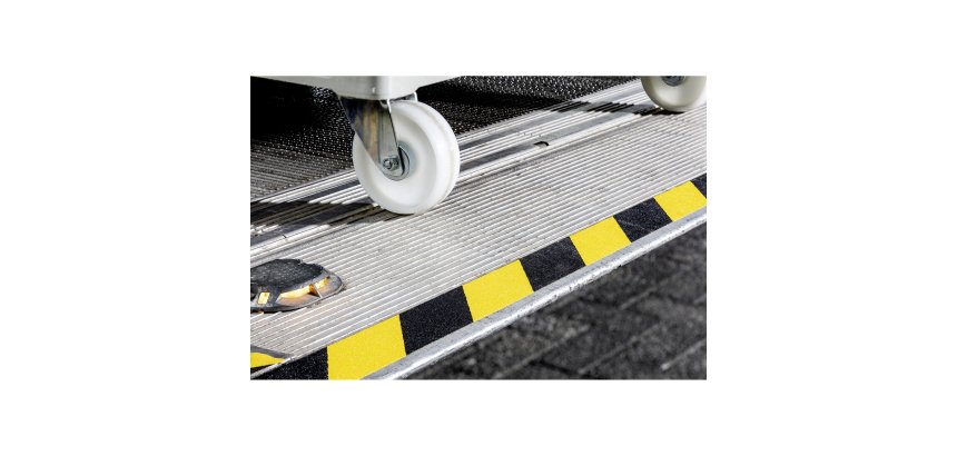 Ruban marquage au sol antidérapant Duraline Grip+ noir/jaune 15m x 50 mm