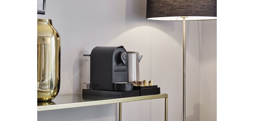Pack accueil JVD : Machine à café Mini Corseto + Distributeur d'eau chaude Royce + Plateau Charme avec tiroir