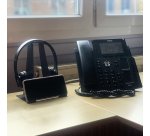 Metallhalterung für Kopfhörer, Telefon und Tablet