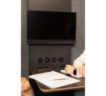 Cabine acoustique Box 4 avec table et 2 banquettes