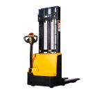 Sollevatore semovente elettrico 1500 kg, altezza max 330 cm