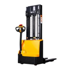 Sollevatore semovente elettrico, 1500 kg