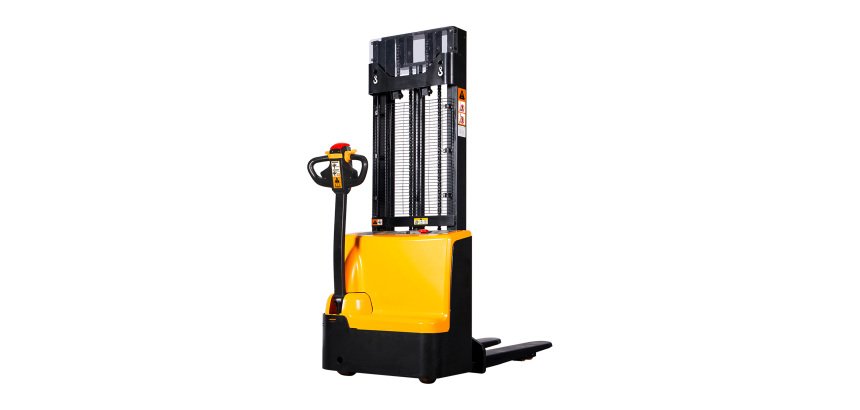 Sollevatore semovente elettrico 1500 kg, altezza max 330 cm