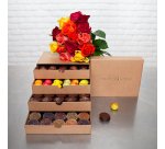 Bouquet de 15 roses Arlequin et coffret découverte gourmand