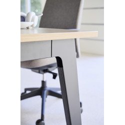 Pôle de 4 bureaux Exprim Arche L 320 cm avec goulotte intégrée plateau chêne clair