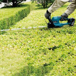 Taille-Haie sans fil Makita LXT® DUH607F001 – 18 V Li-Ion – 3 Ah – 60 cm + 1 batterie + chargeur