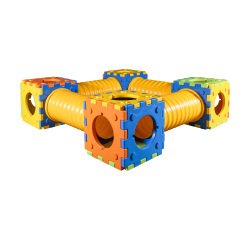 Gioco quadrotto modulare componibile con 4 cubotti e 4 tunnel