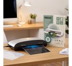 Plastificazione Fellowes A4: Plastificatrice Spectra A4 con confezione da 100 pouches riciclate comprese