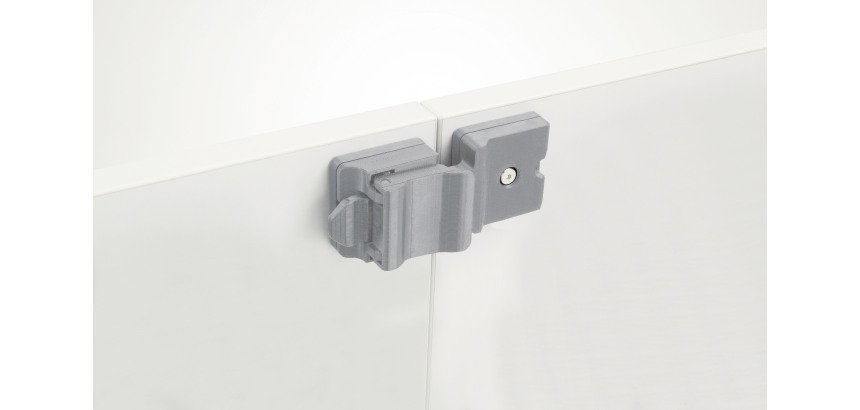 Système d'accroche pour tables rabattables Polly