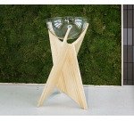 Tótem esférico con pie de madera para venta cruzada
