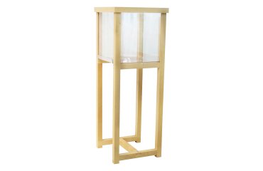 Cubo expositor con pie de madera para venta cruzada