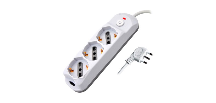 Multipresa con interruttore, 3 prese 10/16A shucko/bipasso, spina 90°, cavo 1,5 metri