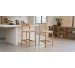 Hocker Yalia mit Rückenlehne aus Eichenholz in natürlicher Ausführung und Sitzfläche aus Kordel, 65 cm.