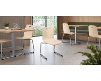 Sedia in legno acero con base a slitta