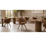Chaise giratoire Marvin en chenille marron et pieds en bois de chêne finition noyer