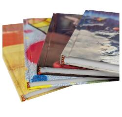 CF 4 QUADERNI MAXI CARTONATI A4 70GR RIGATURA 1R FG 128+1 COVER CARTO NATA PLASTICA LUCIDA 4 GRAFICHE ASSORTITE