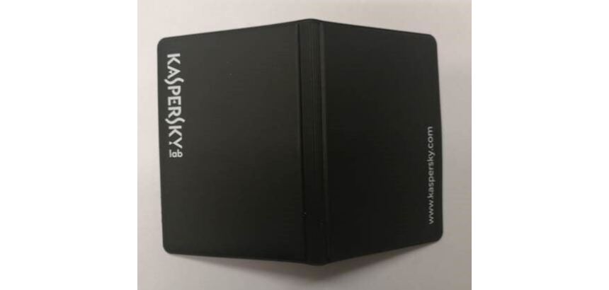 KASPERSKY PRIVACY CARDHOLDER. ACCESSORIES.                            SCAT PORTA CARD HOLDER CON FINESTRA QUADRI+PLAST+CARD HOLDER